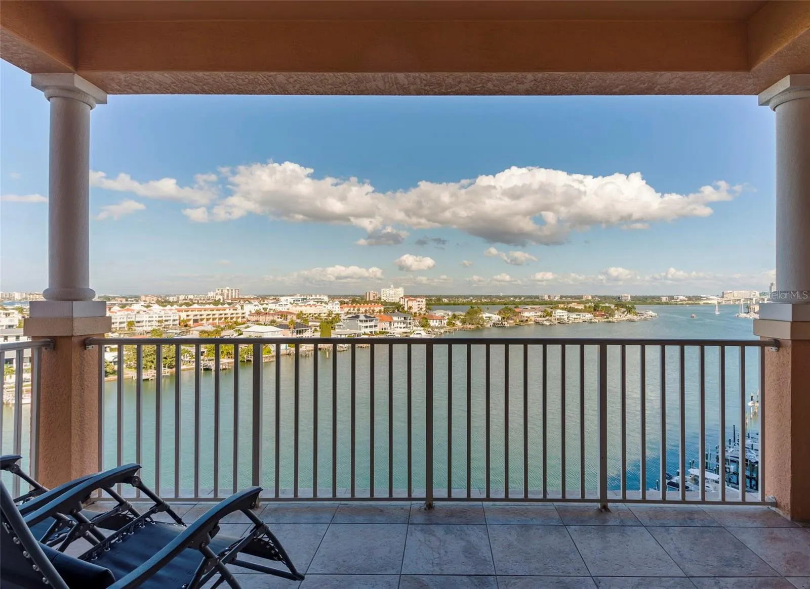 530 S GULFVIEW BLVD #805, #805
