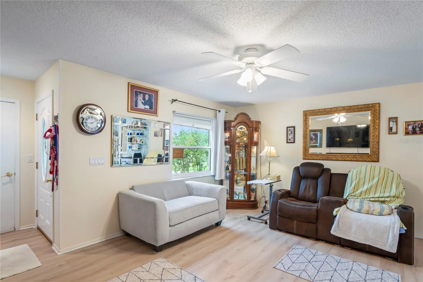 4912 HI VISTA CIR