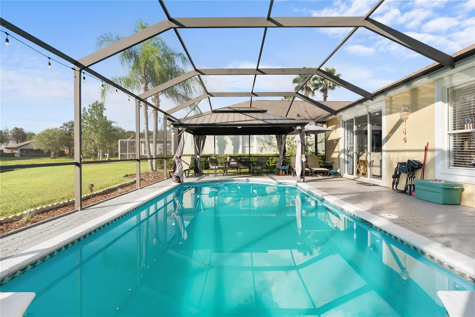 8118 CAMELLA LN