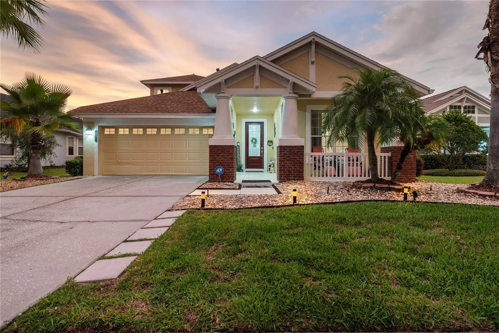 8118 CAMELLA LN