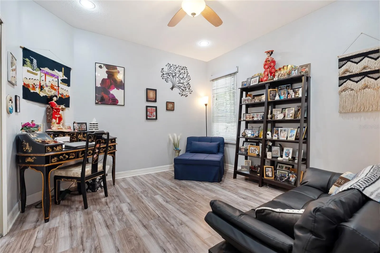 8118 CAMELLA LN