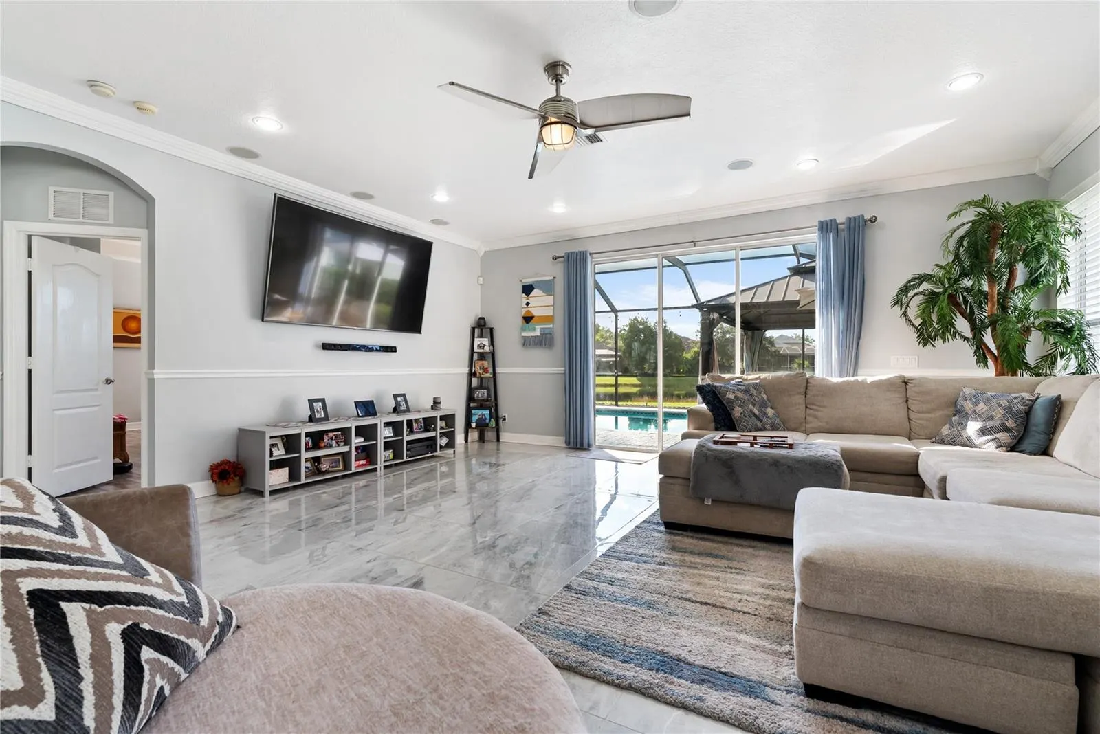 8118 CAMELLA LN