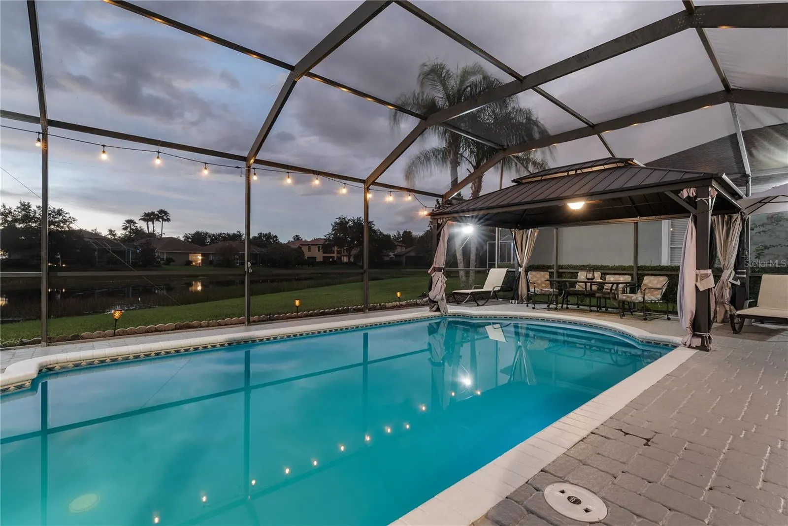 8118 CAMELLA LN