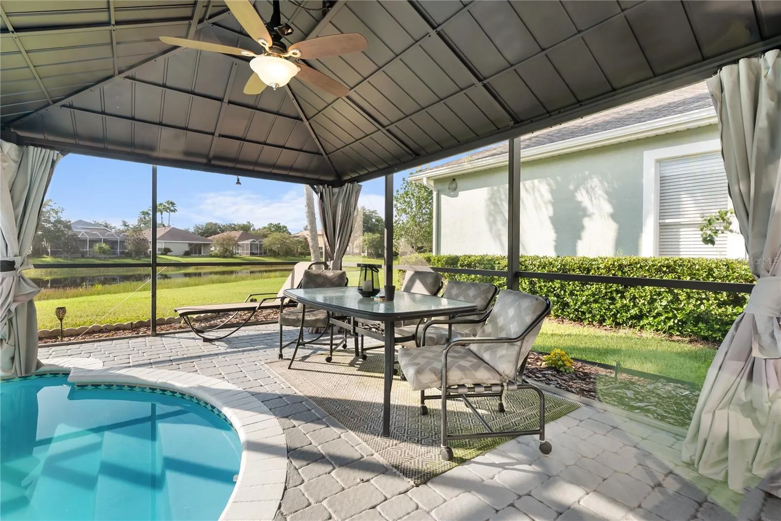 8118 CAMELLA LN