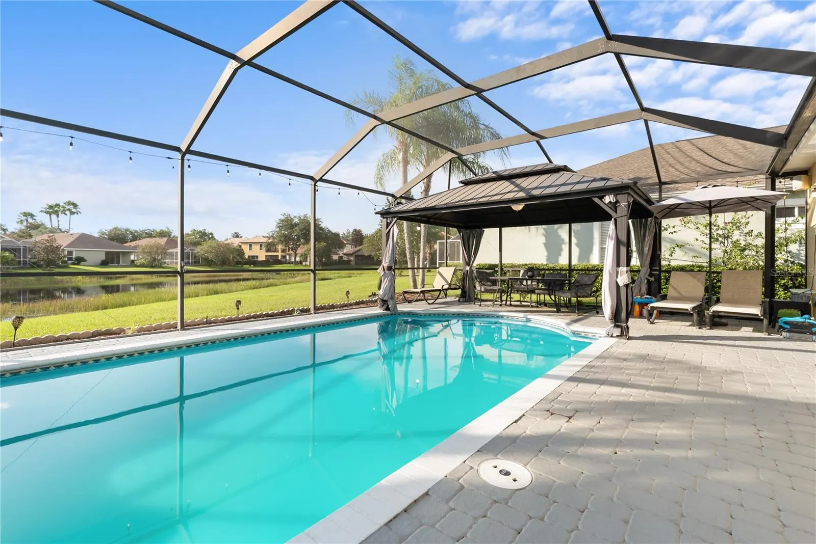 8118 CAMELLA LN