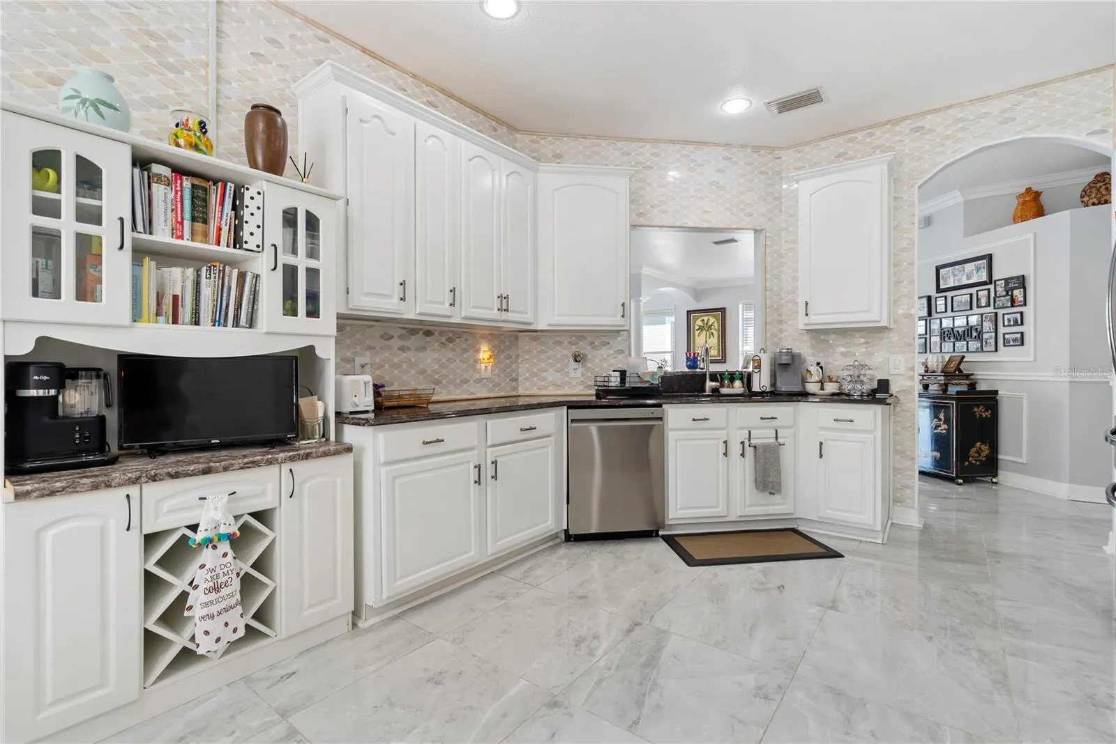 8118 CAMELLA LN