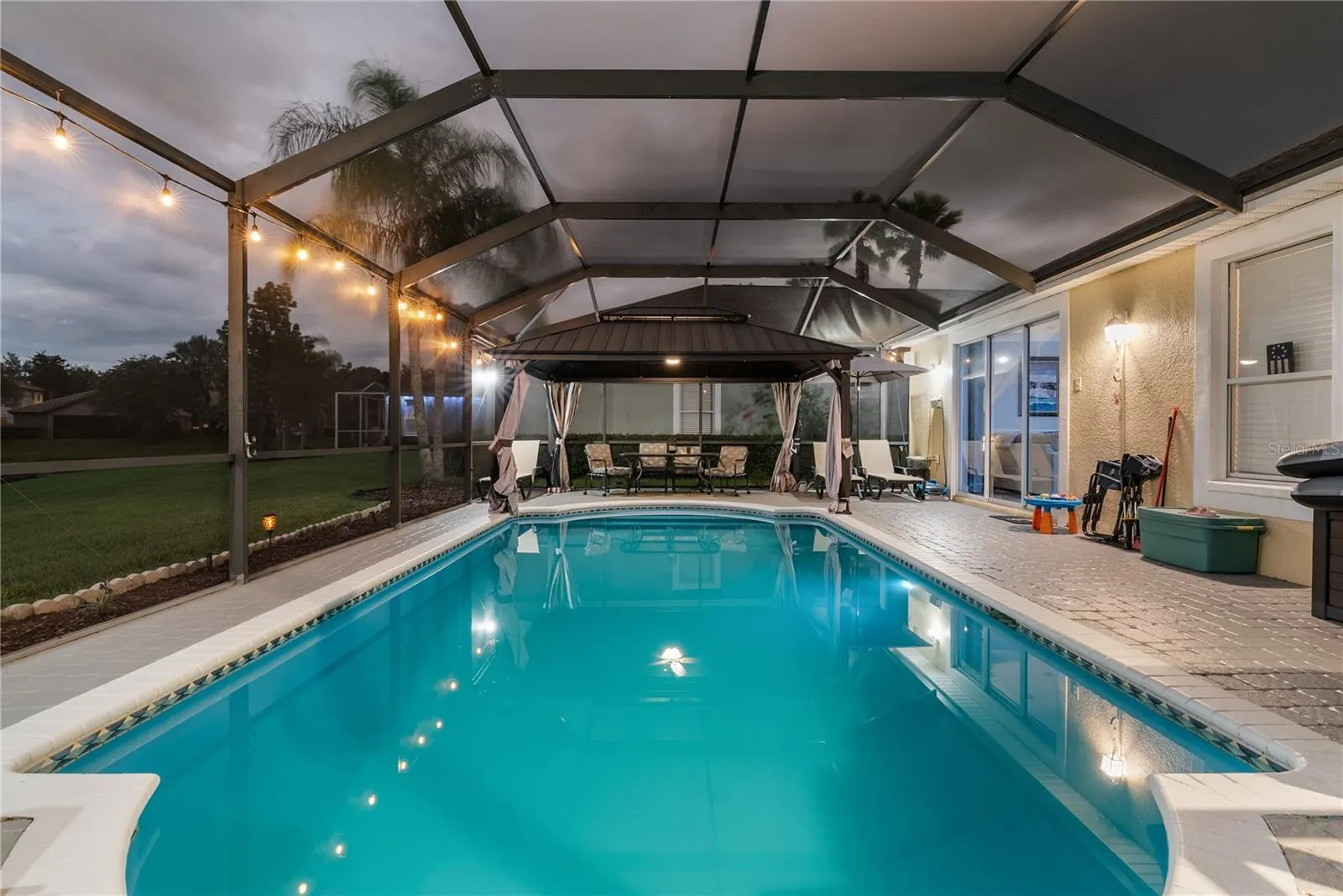 8118 CAMELLA LN