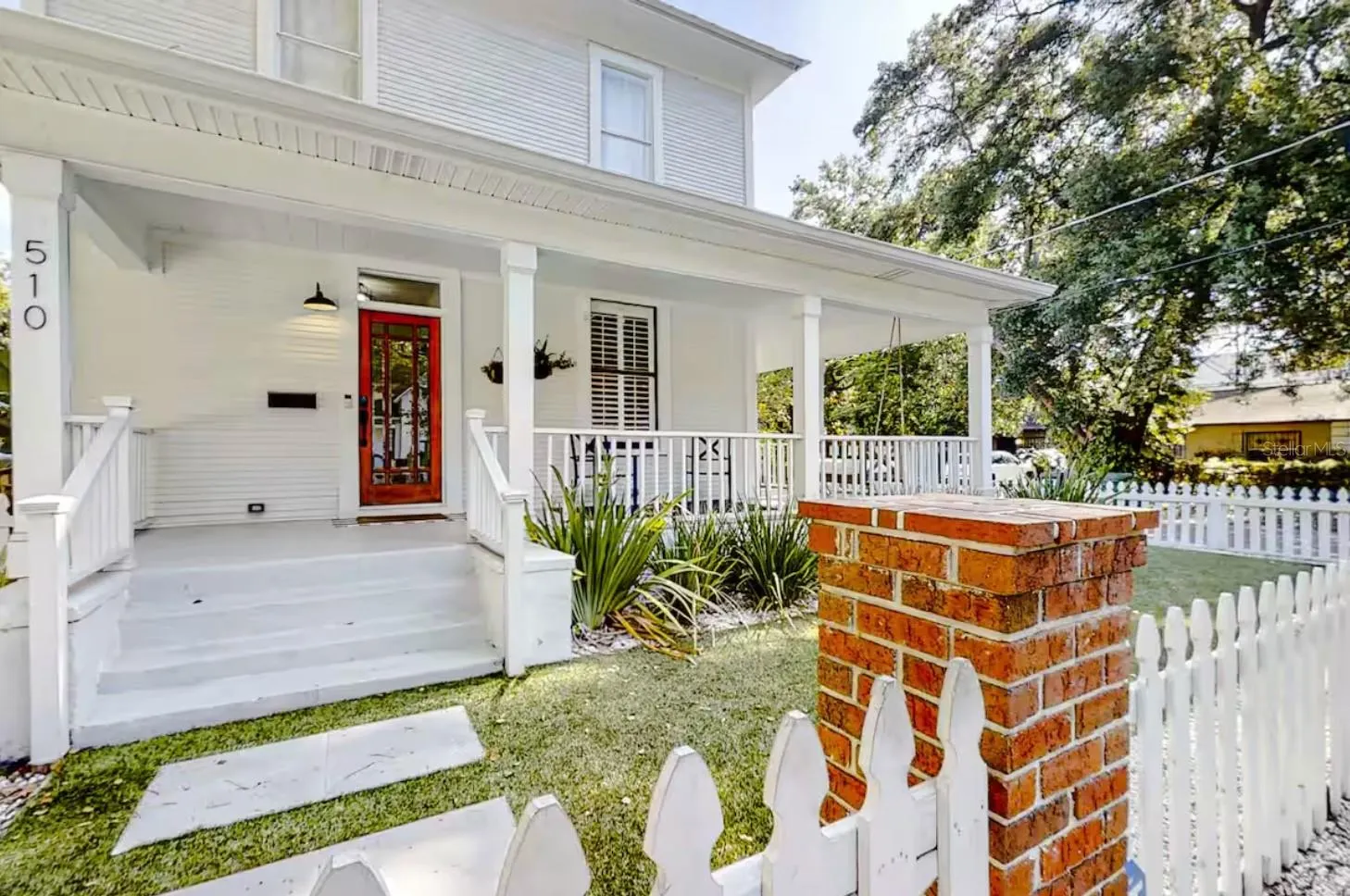 510 E AMELIA AVE