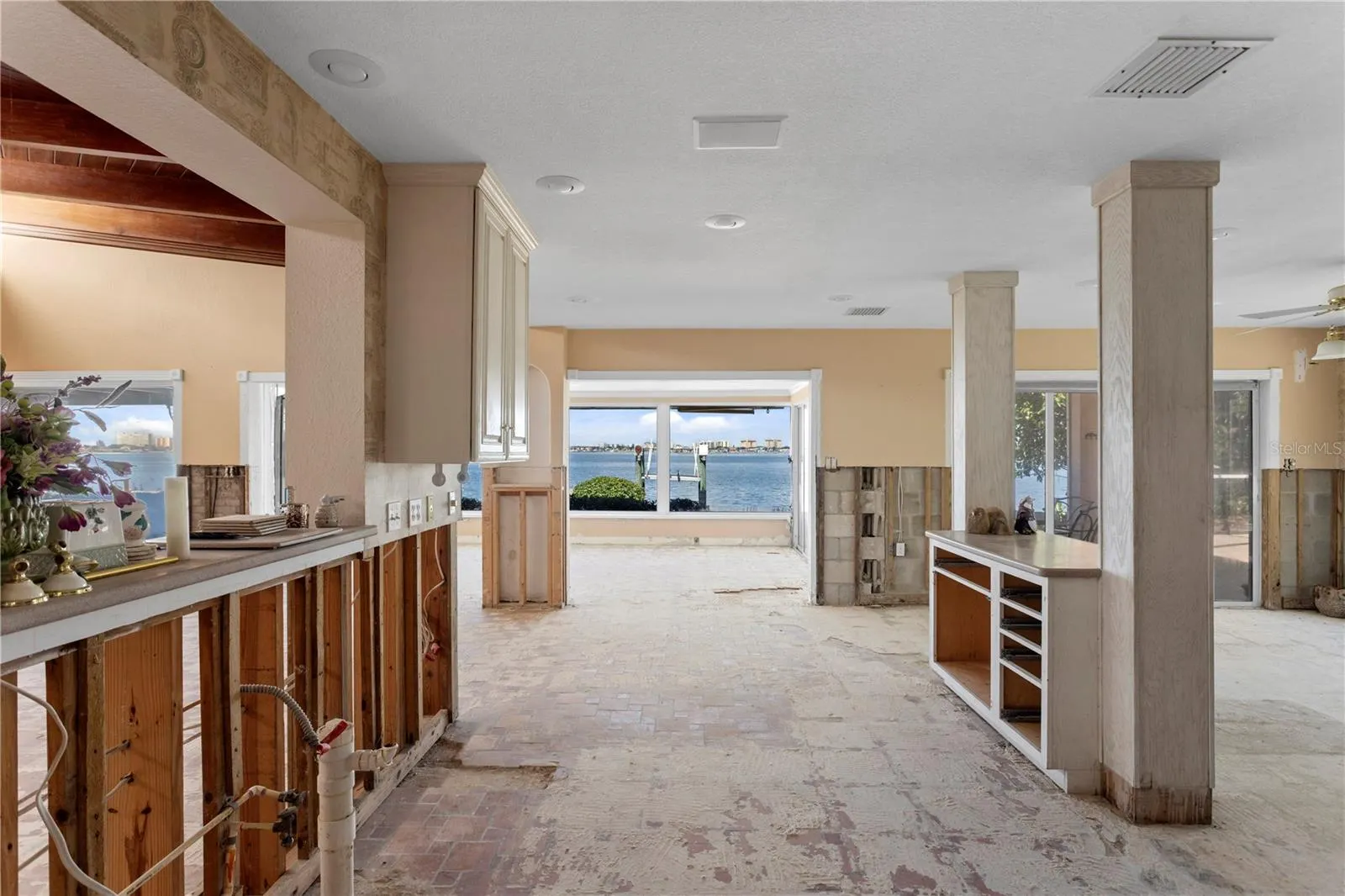 1840 VENETIAN POINT DR