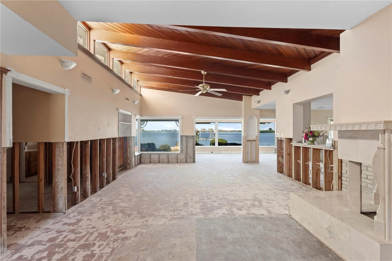 1840 VENETIAN POINT DR