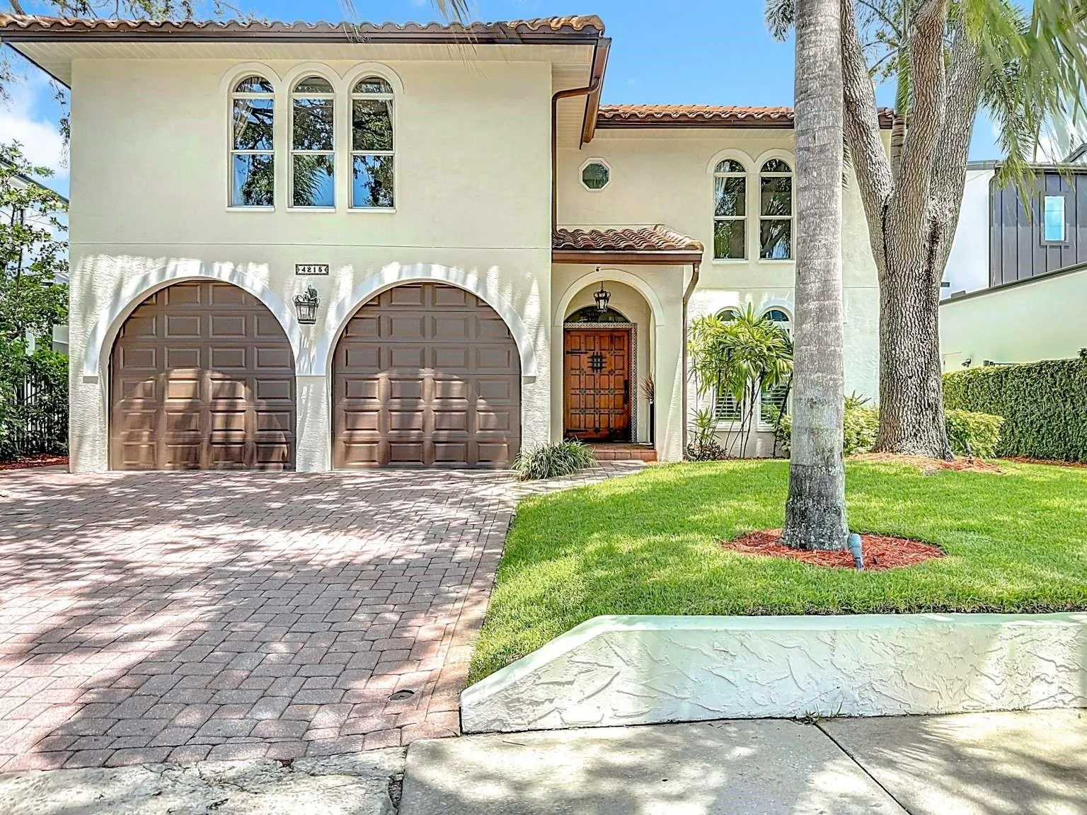 4215 W CULBREATH AVE