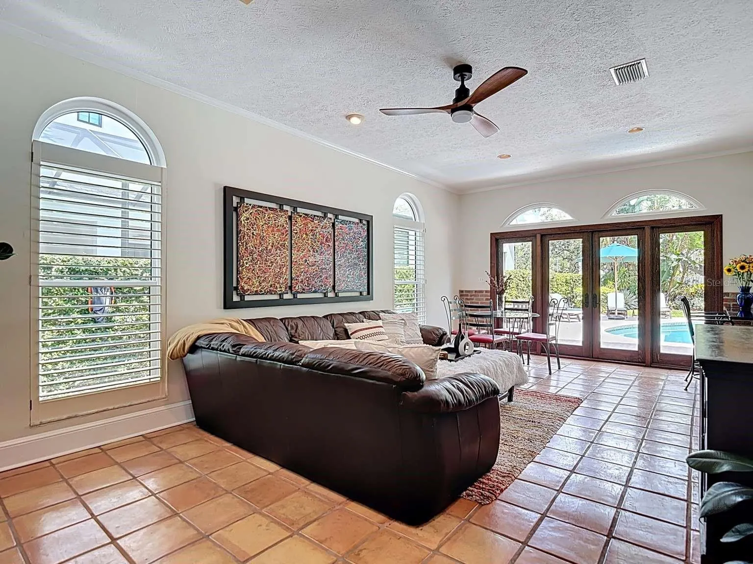 4215 W CULBREATH AVE