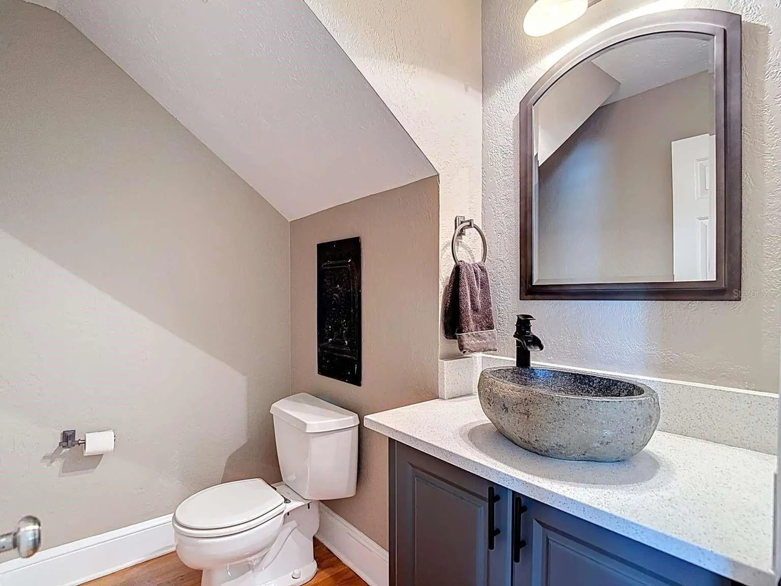4215 W CULBREATH AVE