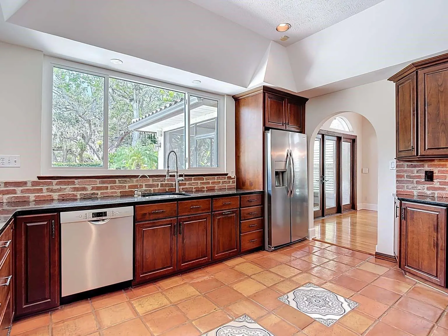 4215 W CULBREATH AVE