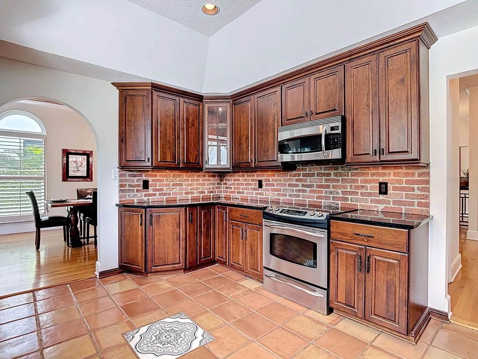 4215 W CULBREATH AVE