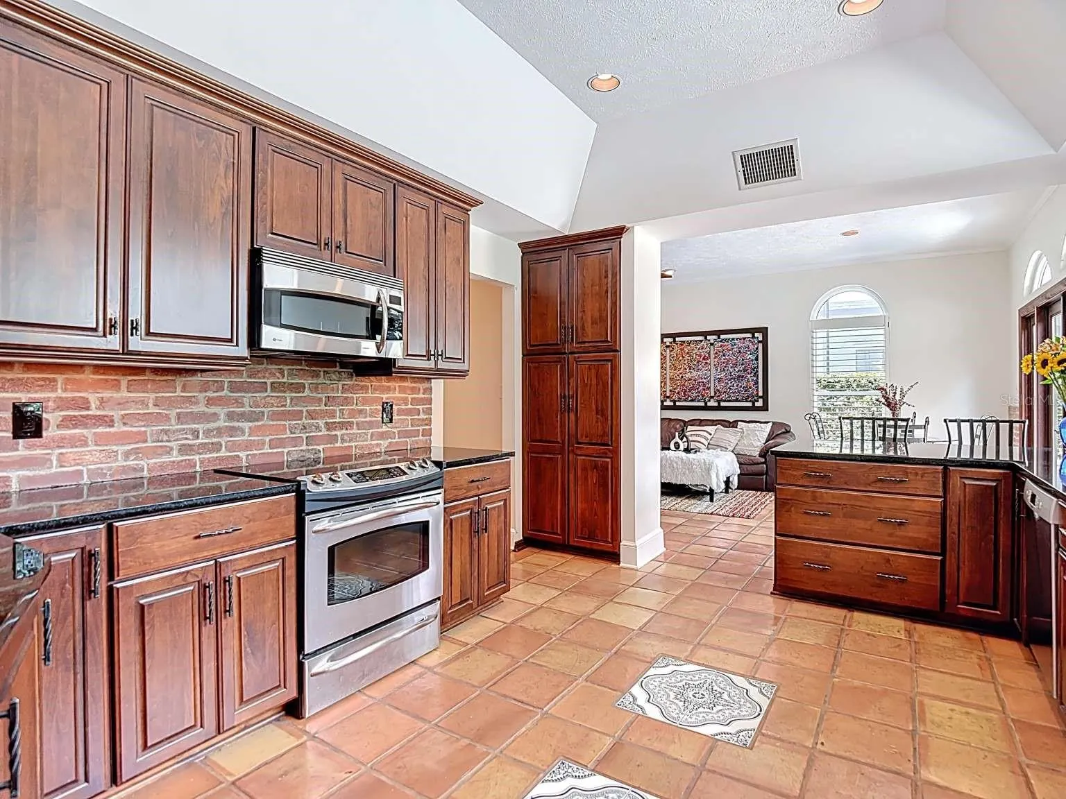 4215 W CULBREATH AVE
