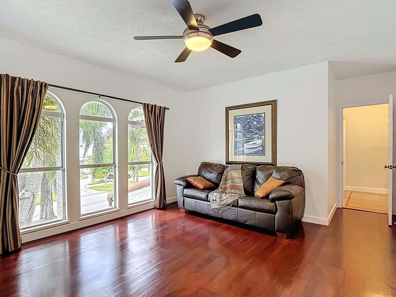 4215 W CULBREATH AVE