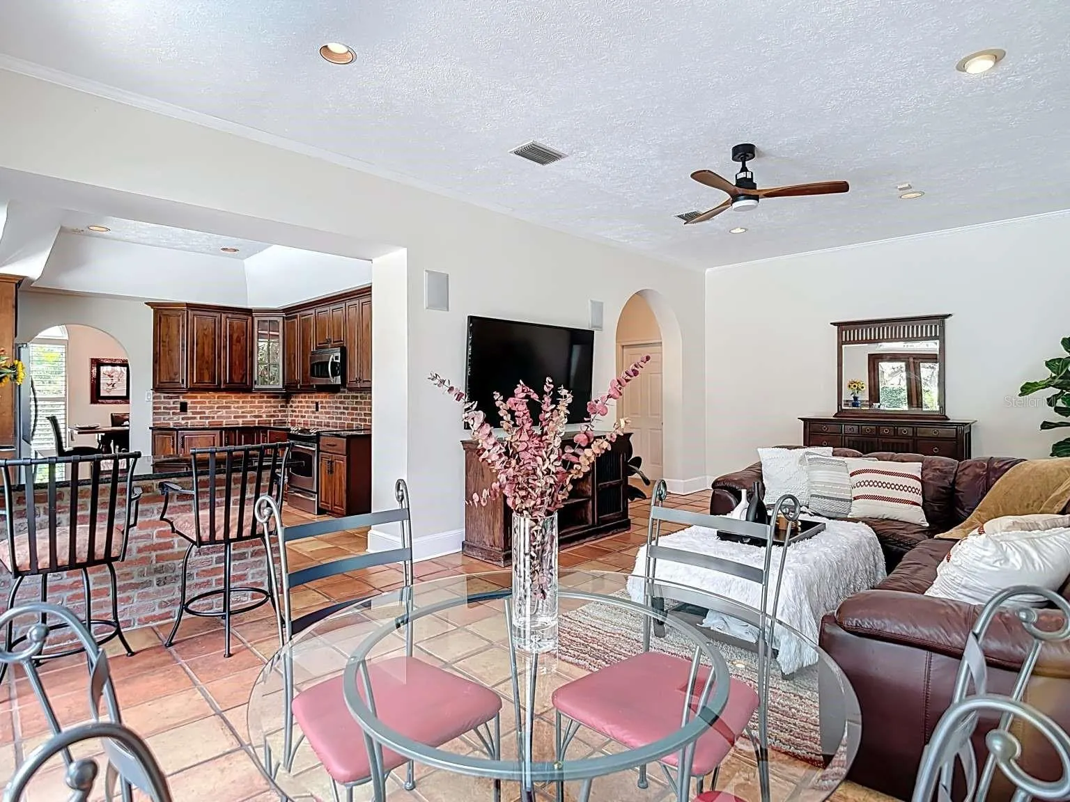 4215 W CULBREATH AVE