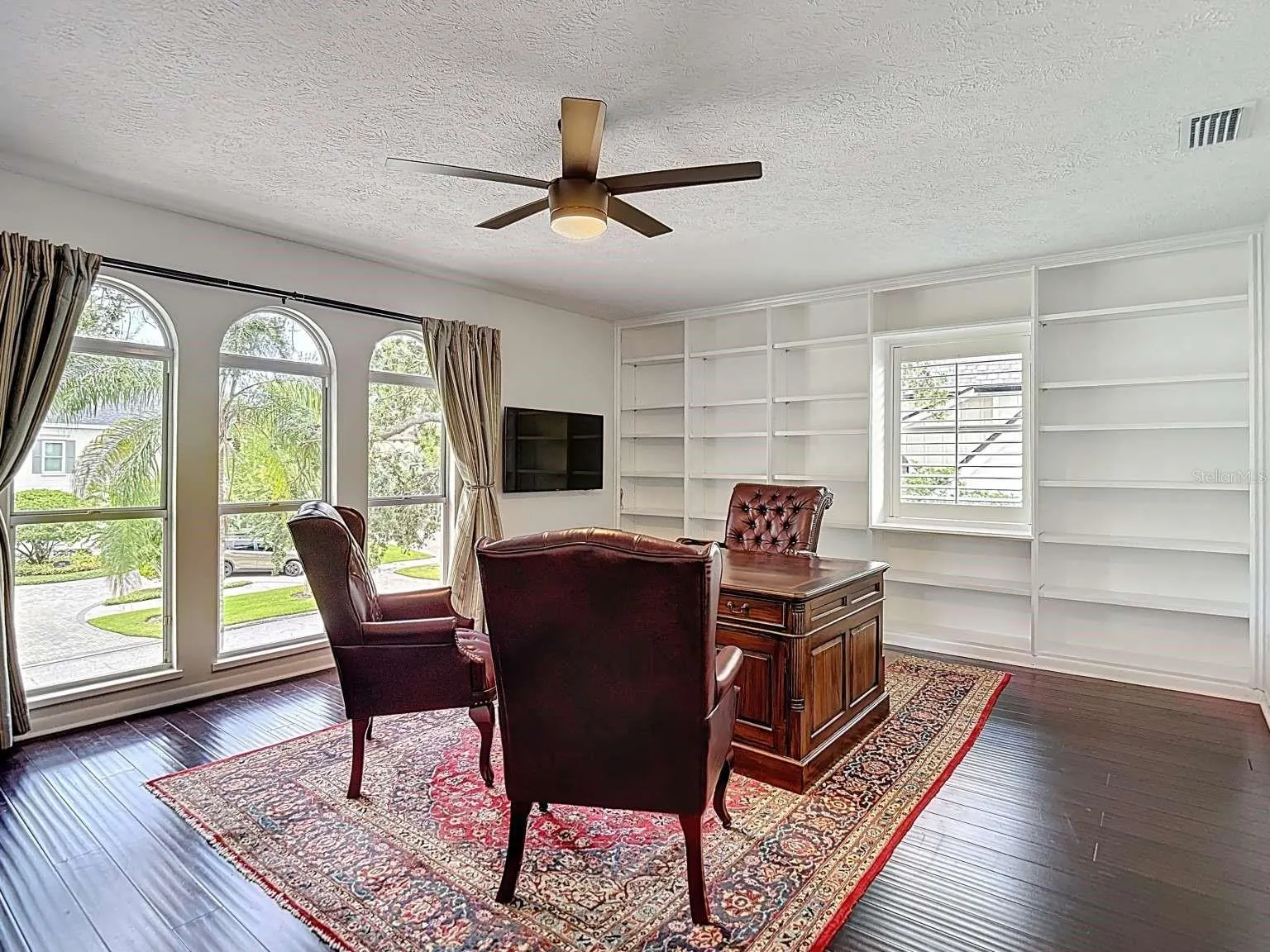 4215 W CULBREATH AVE