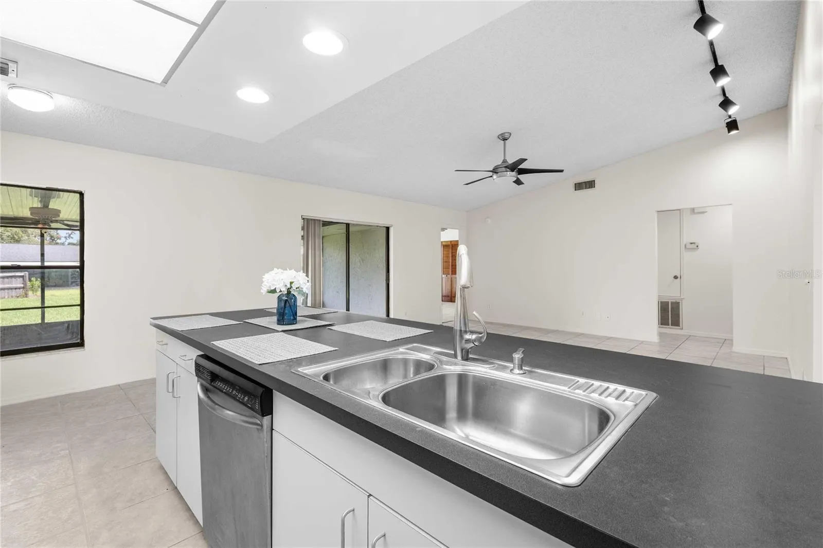 803 BENNINGER DR