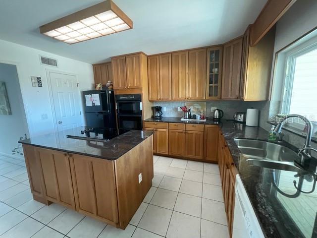 1104 PASS A GRILLE WAY