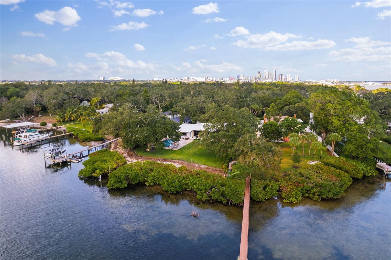 230 DRIFTWOOD RD SE