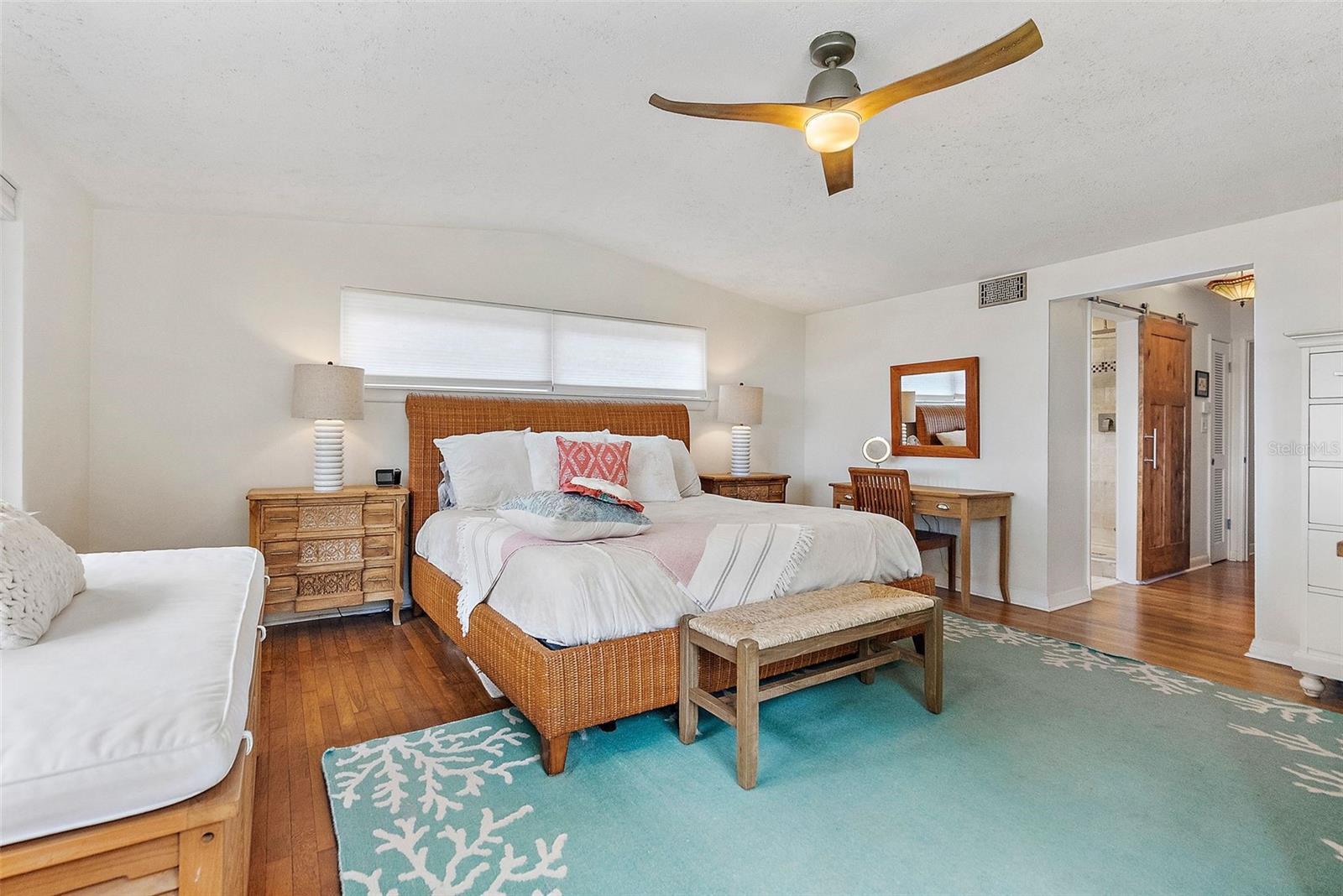230 DRIFTWOOD RD SE