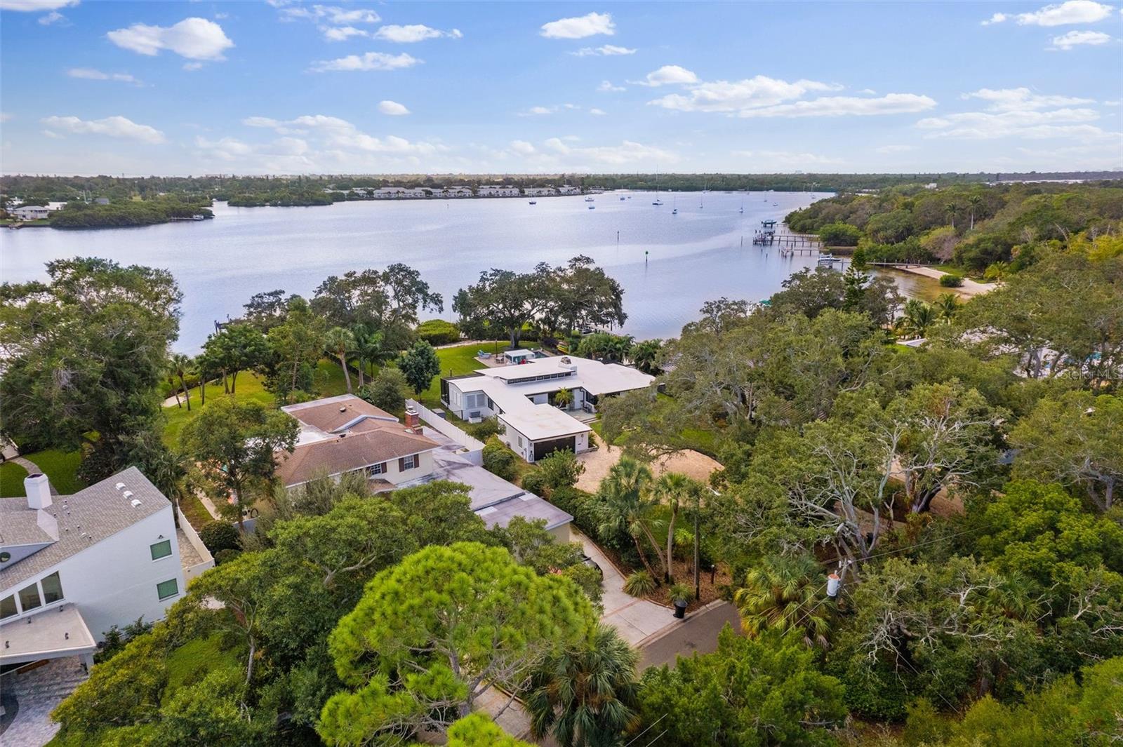 230 DRIFTWOOD RD SE