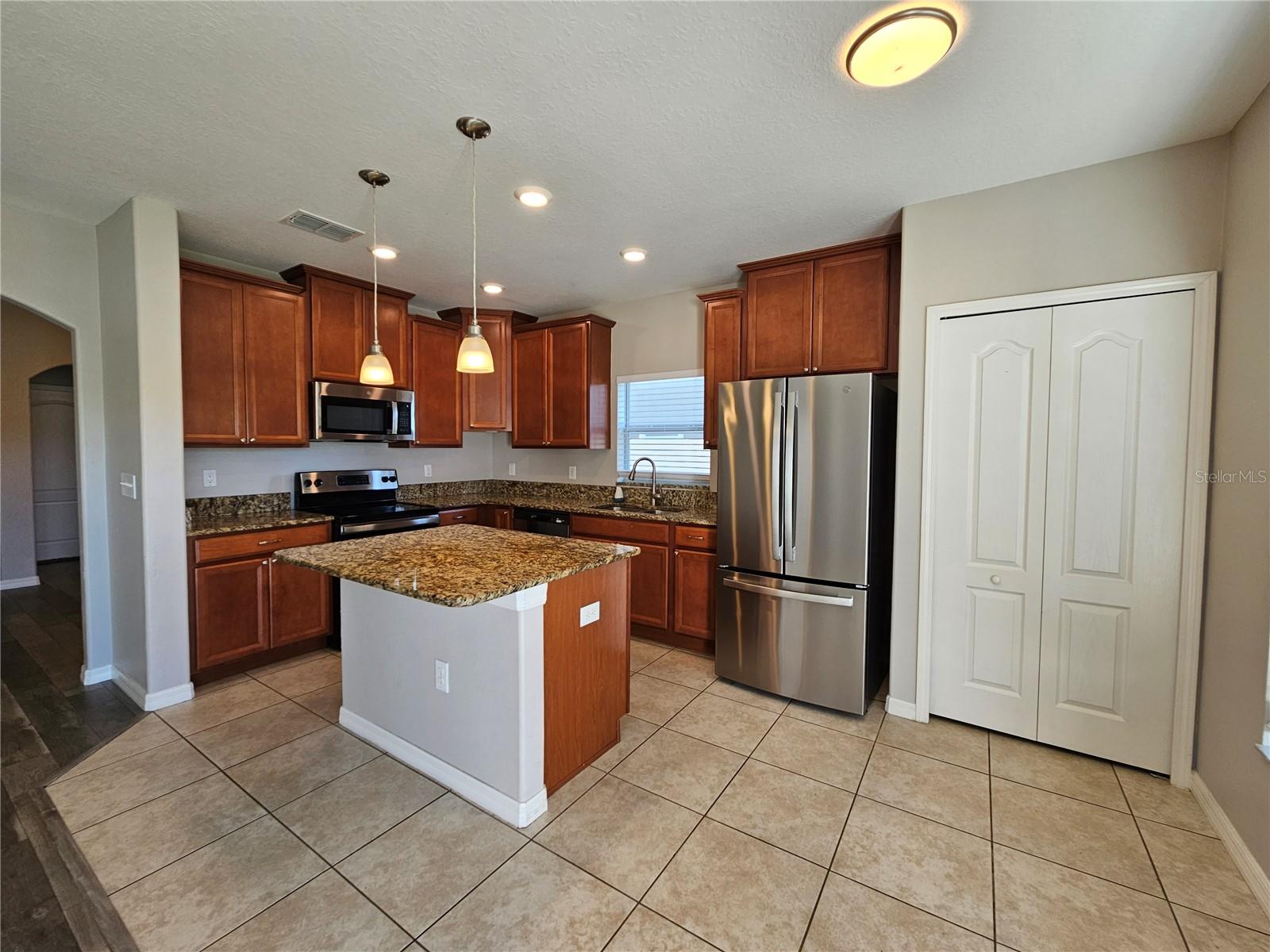 1828 HAWKS VIEW DR