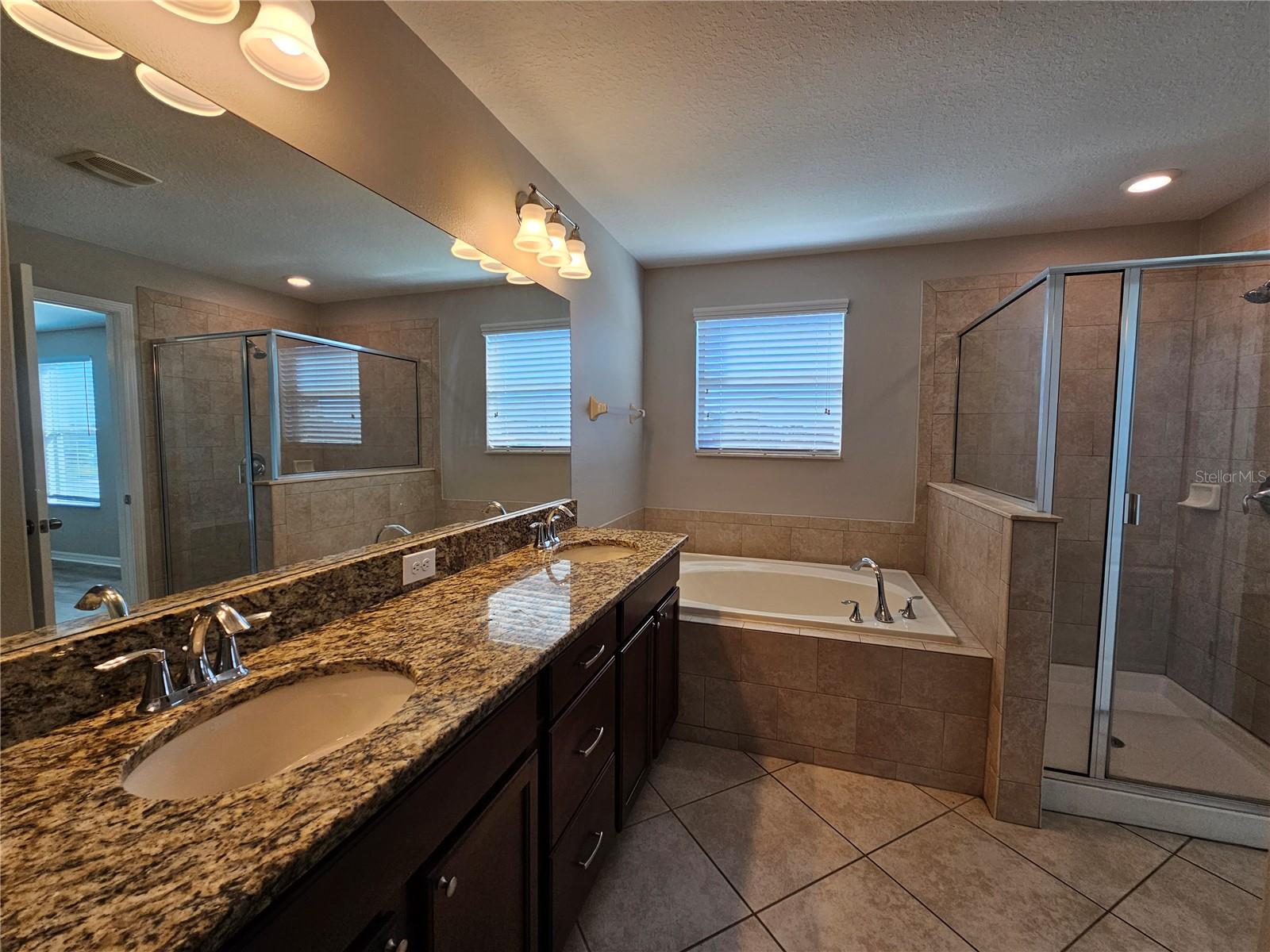 1828 HAWKS VIEW DR