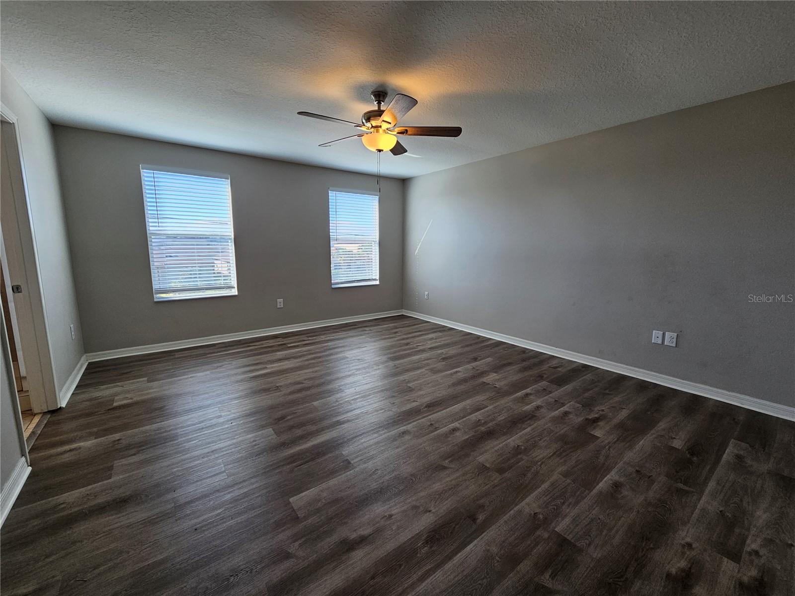 1828 HAWKS VIEW DR
