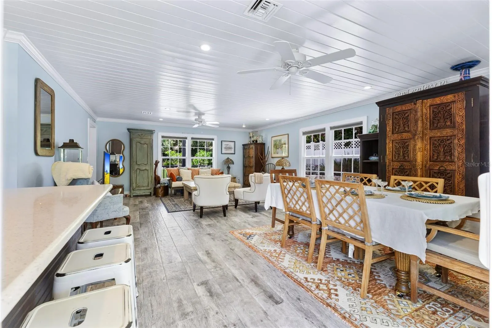 2225 GENESEA LN