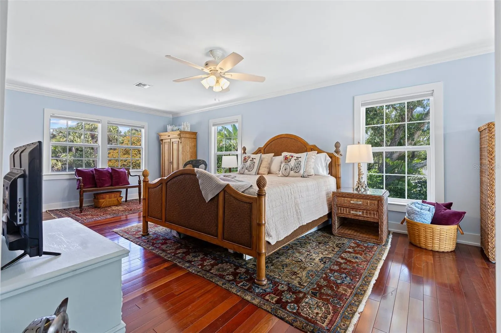 2225 GENESEA LN