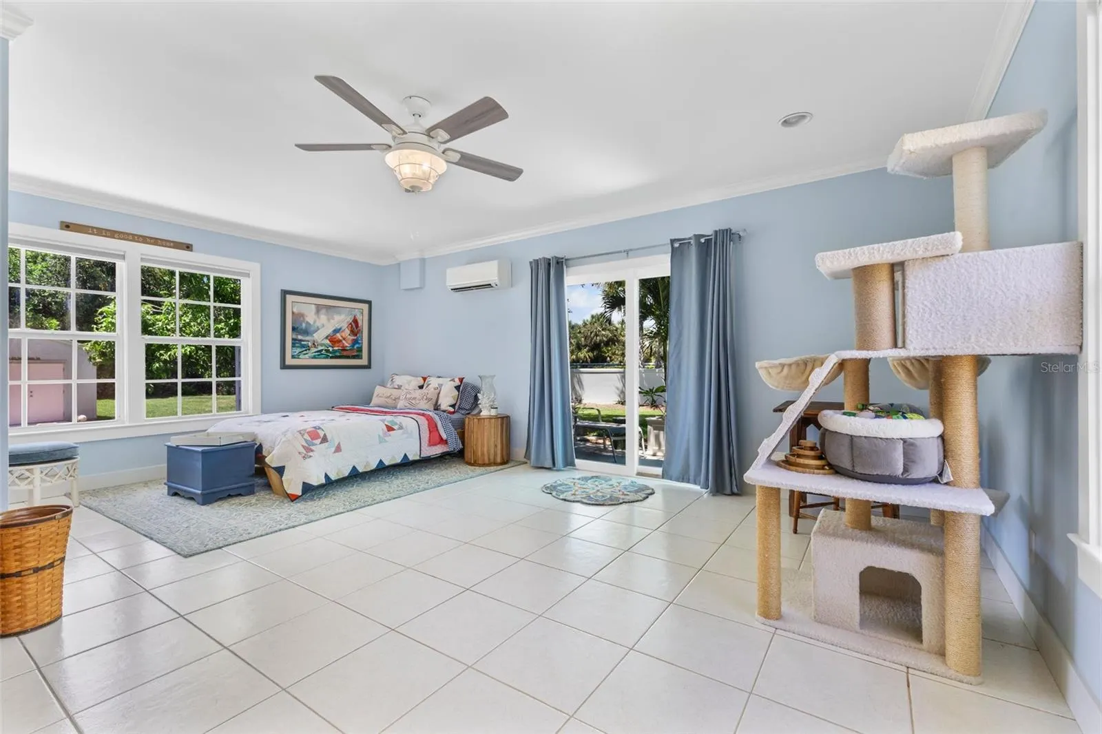2225 GENESEA LN