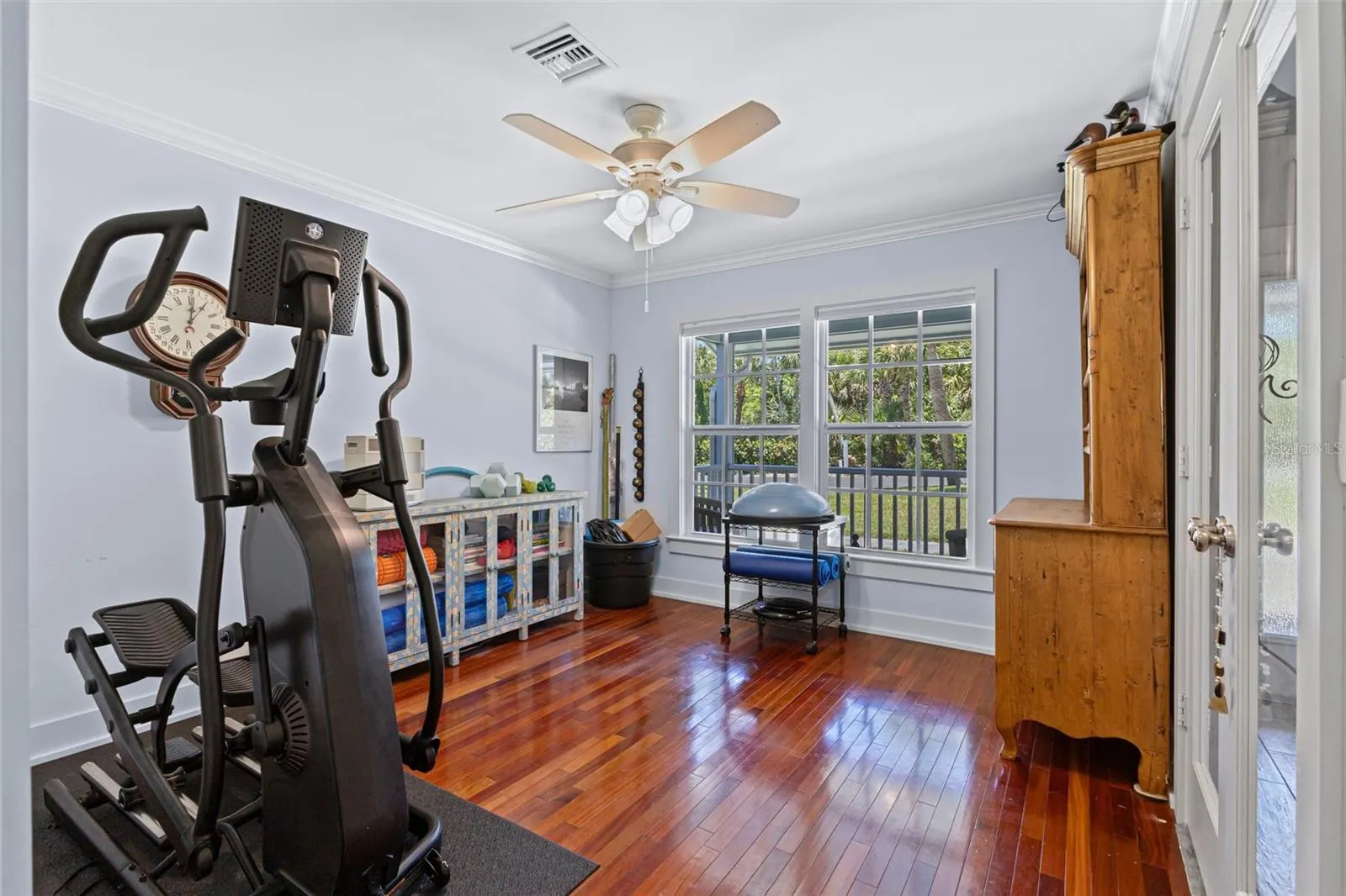2225 GENESEA LN