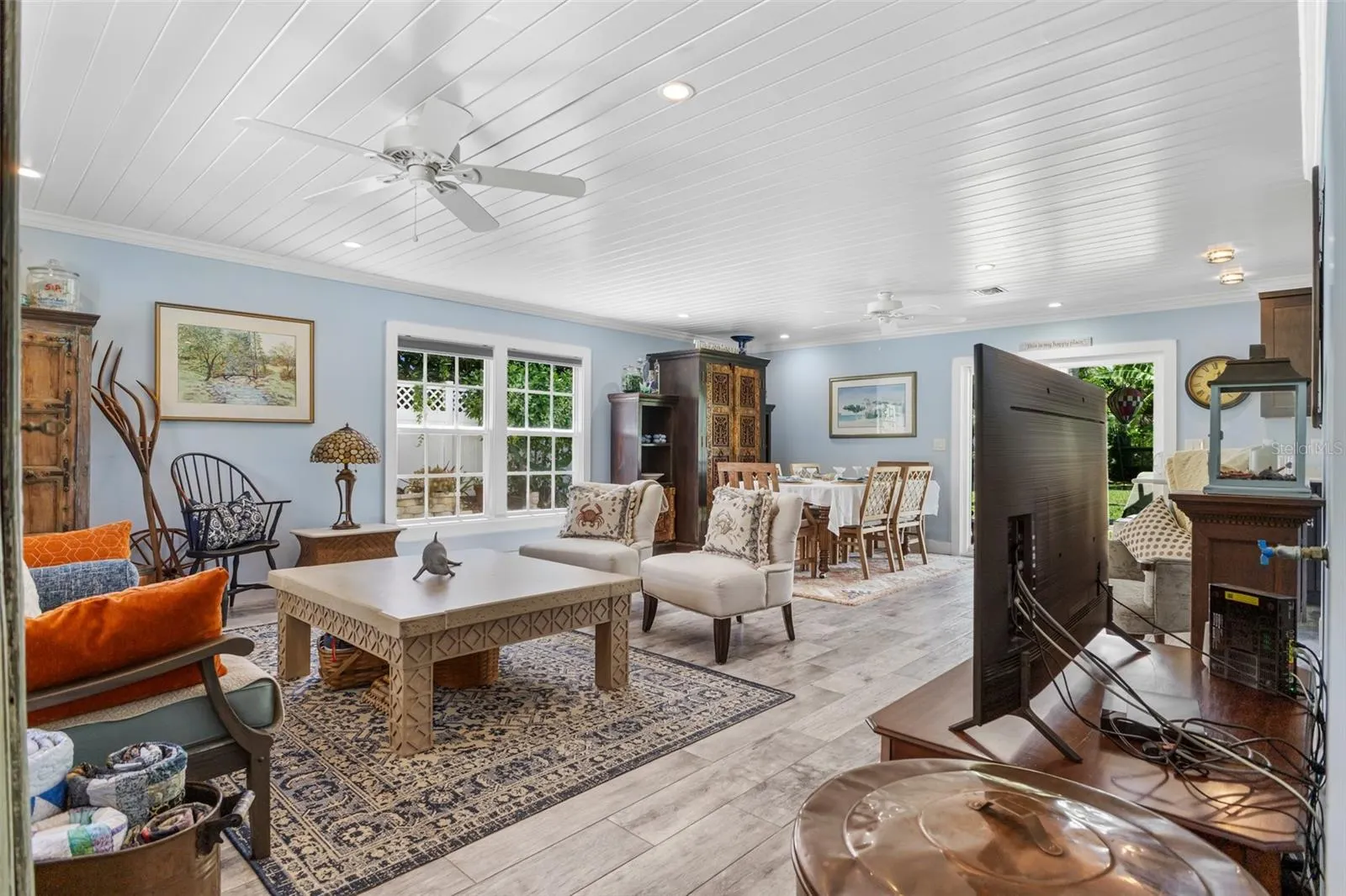 2225 GENESEA LN