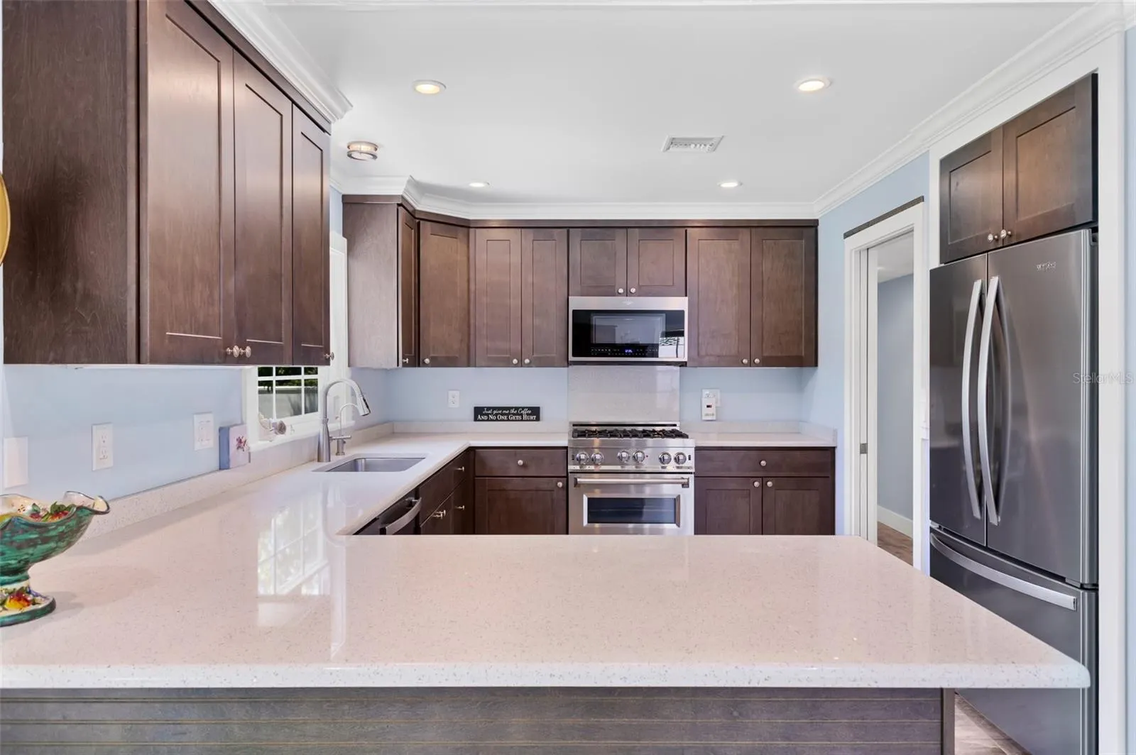 2225 GENESEA LN