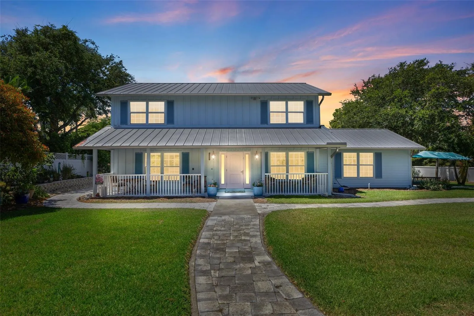 2225 GENESEA LN
