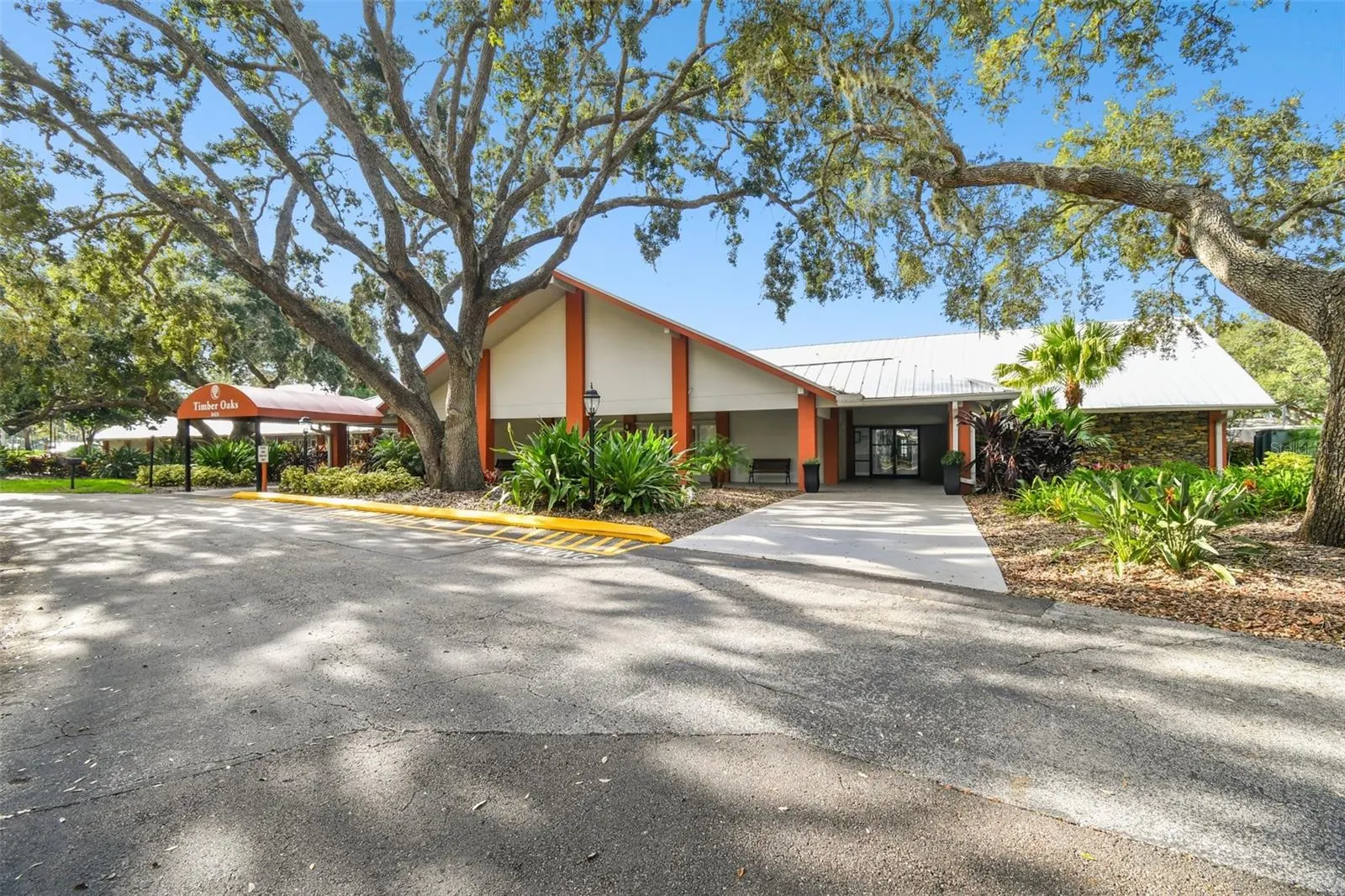 8130 BRADDOCK CIR #3, #3
