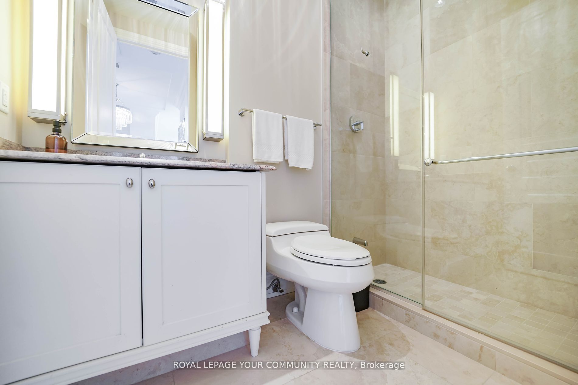 183 Wellington St W, #3903