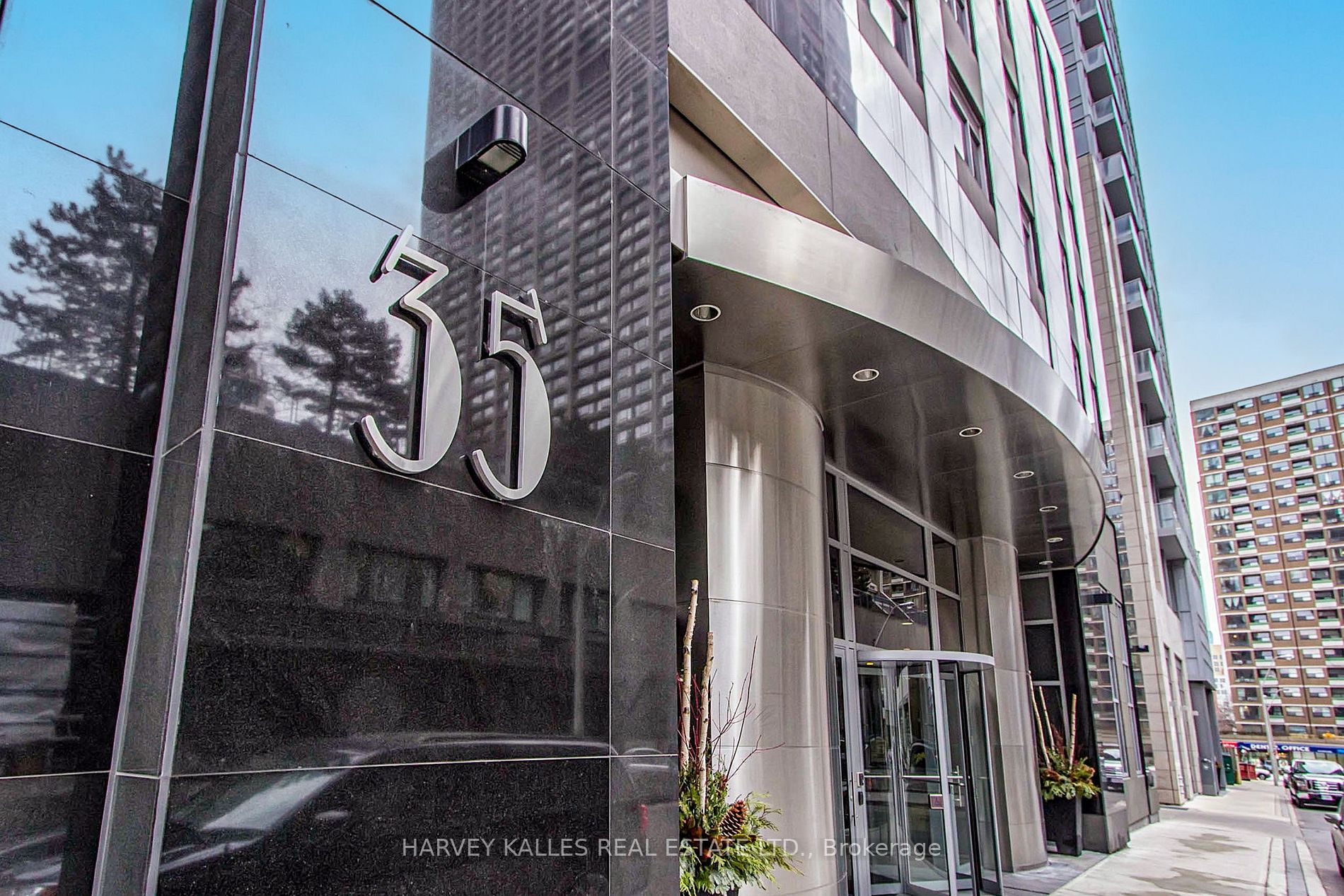 35 Balmuto St, #2104