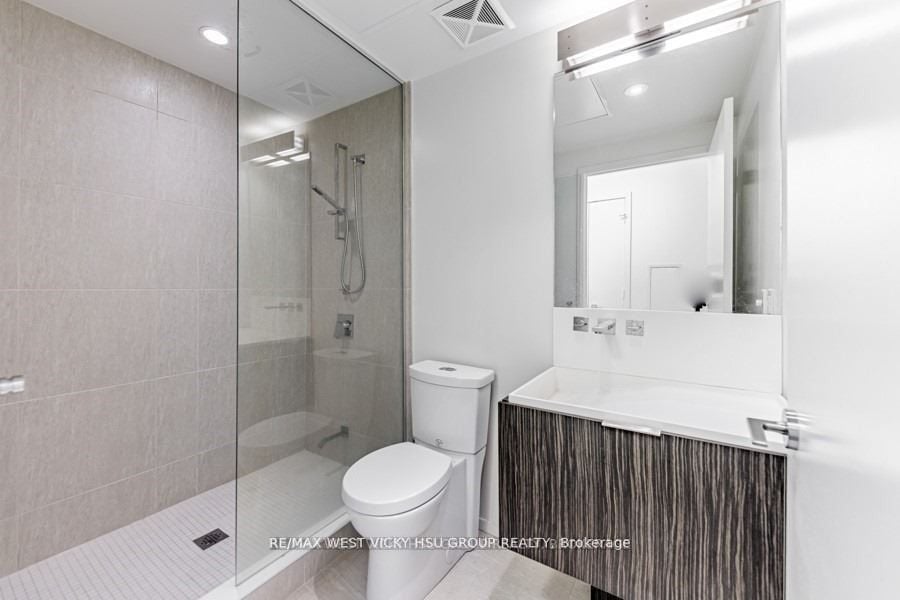 101 Charles St E, #619