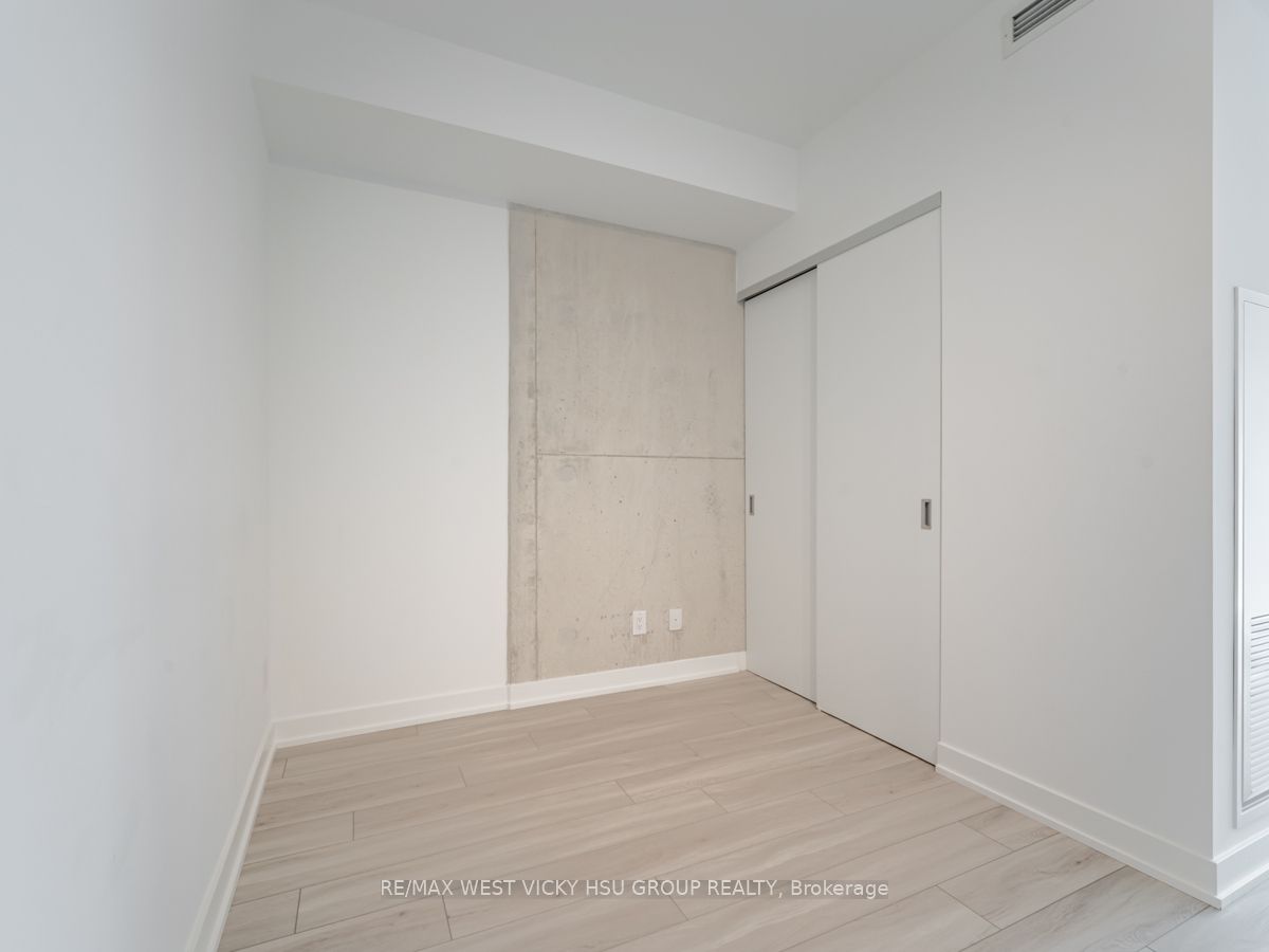 458 Richmond St W, #806