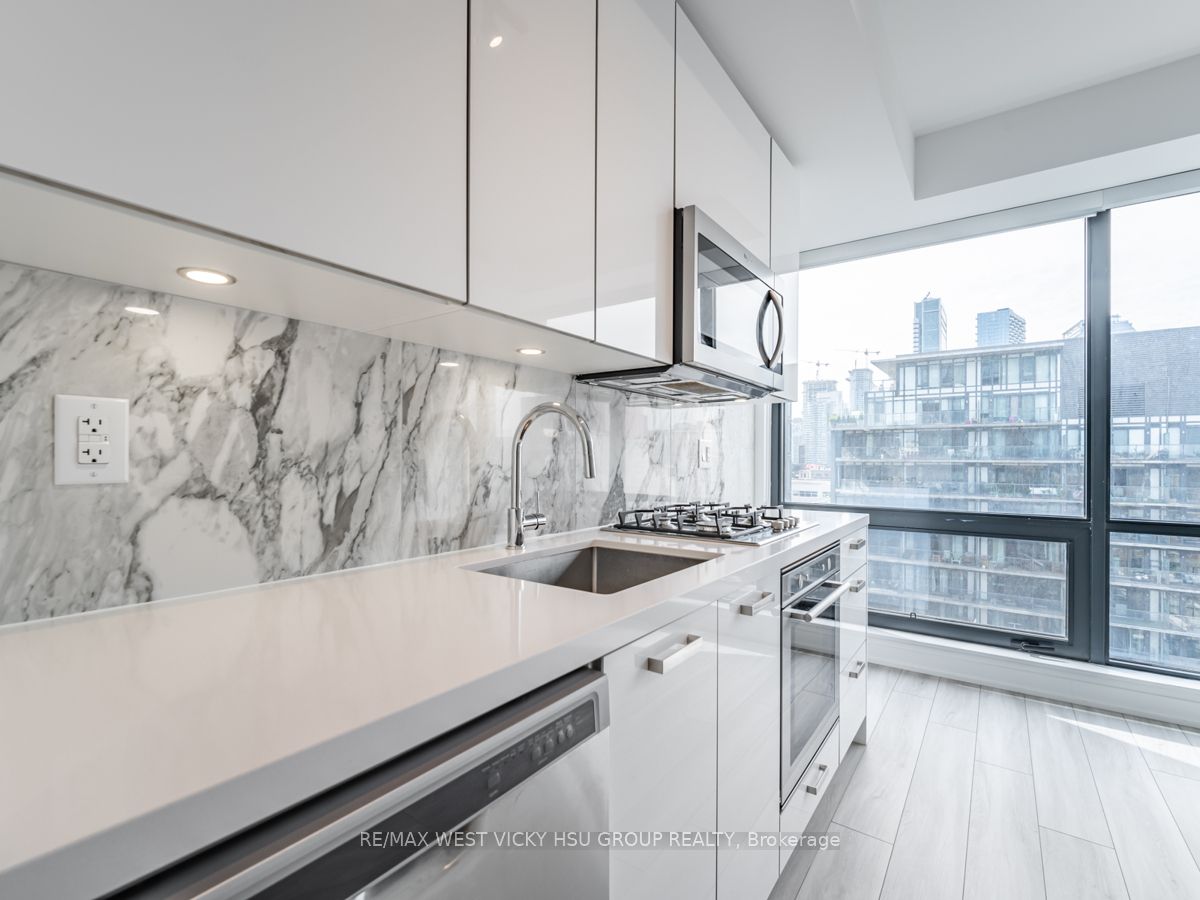 458 Richmond St W, #806