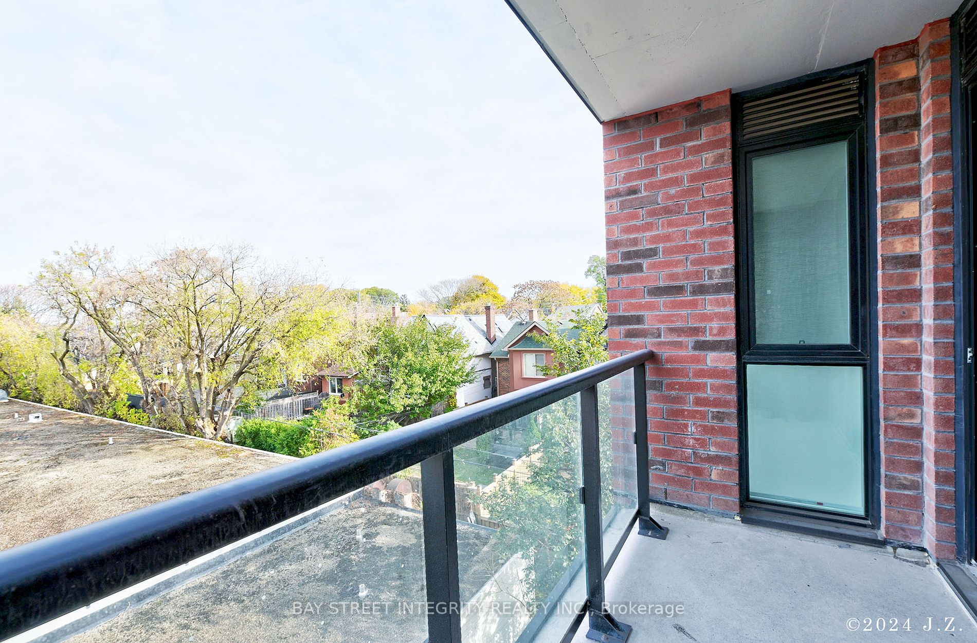 185 Alberta Ave, #403