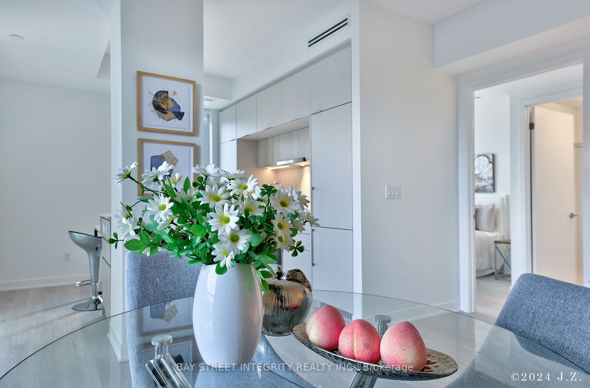 185 Alberta Ave, #403