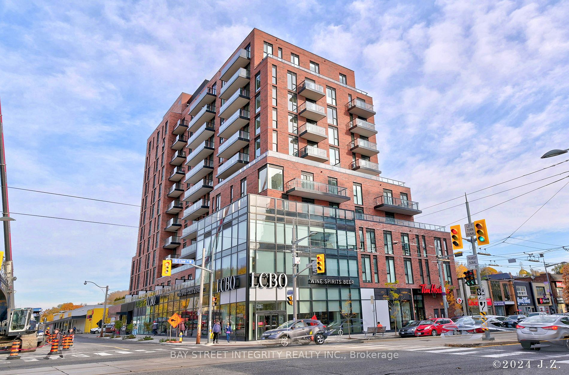 185 Alberta Ave, #403
