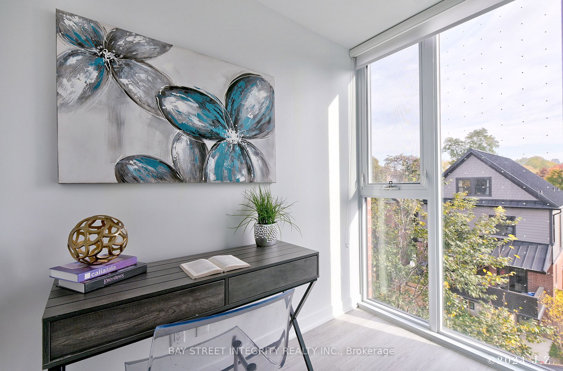 185 Alberta Ave, #403
