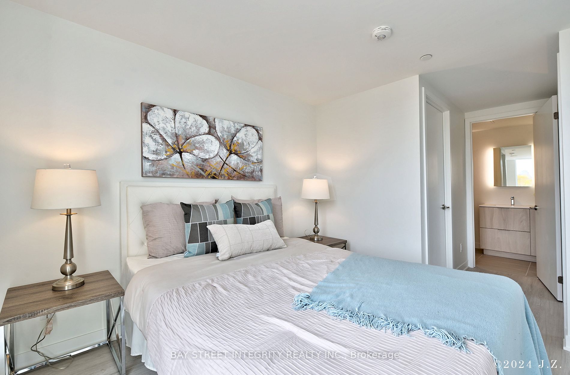 185 Alberta Ave, #403
