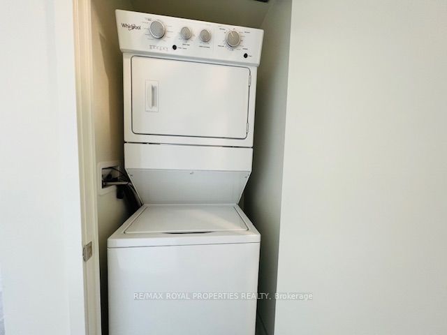 10 Deerlick Crt, #2207